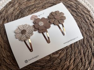 Klikklak haarspeldjes Bloem beige